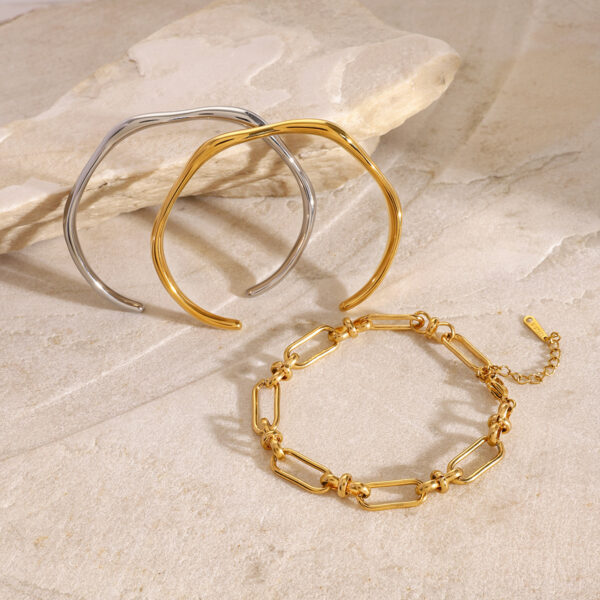 Classic Open 18K Plain Bracelet - Image 7